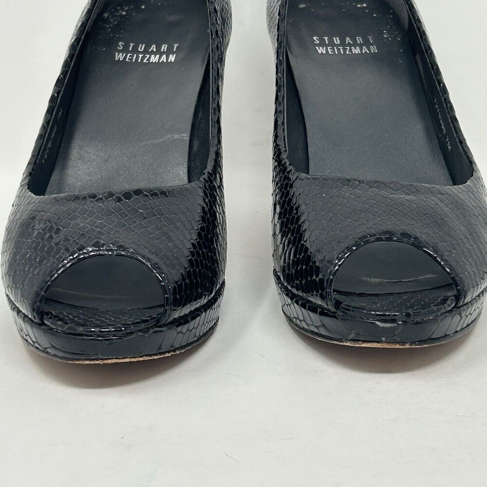 Stuart Weitzman Pumps 7 Peep Toe Black Snake Embossed Patent Leather 3" Heels - Picture 6 of 15